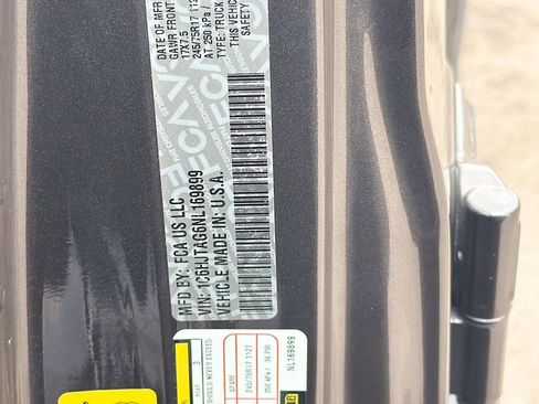 Used 2022 Jeep Gladiator Sport image 41