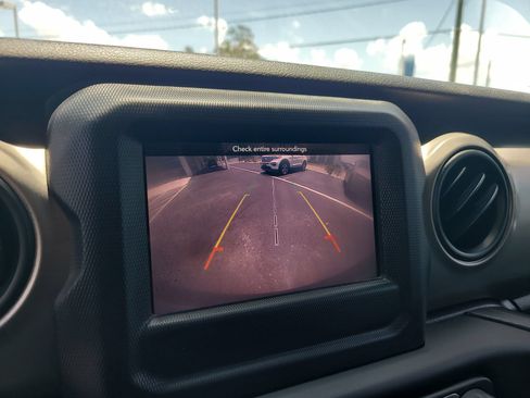 Used 2019 Jeep Wrangler Unlimited Sport S AWD/4WD image 19