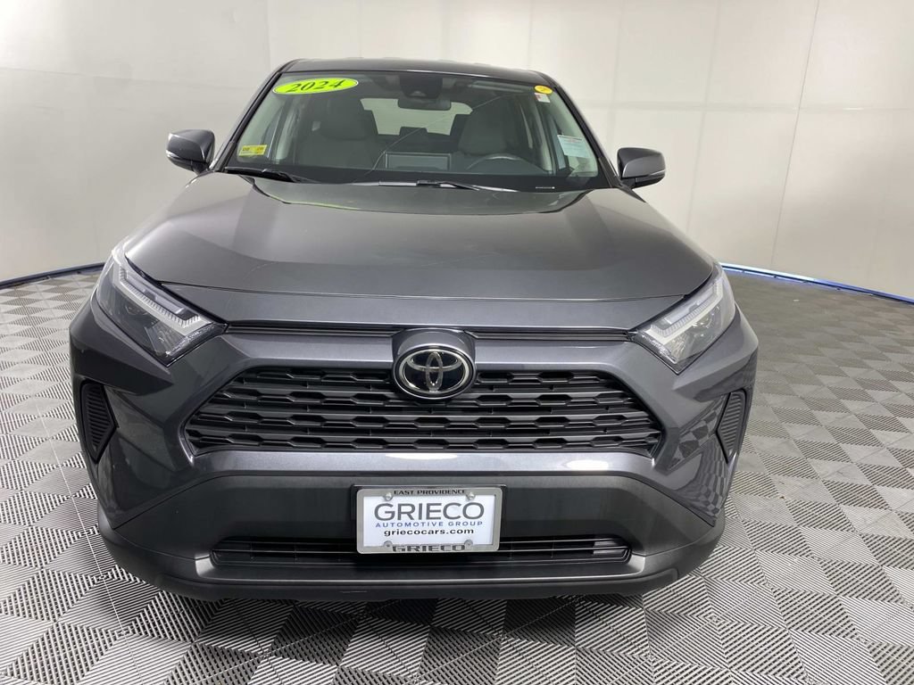 Used 2024 Toyota RAV4 LE AWD/4WD image 3