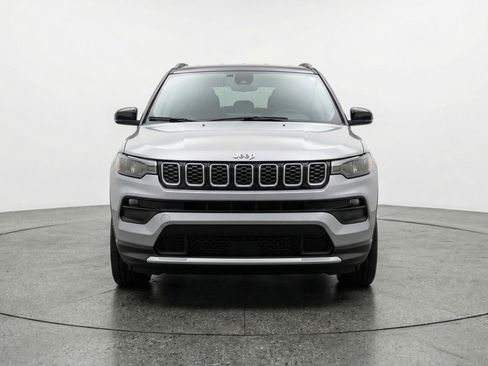 Used 2025 Jeep Compass Limited AWD/4WD image 2