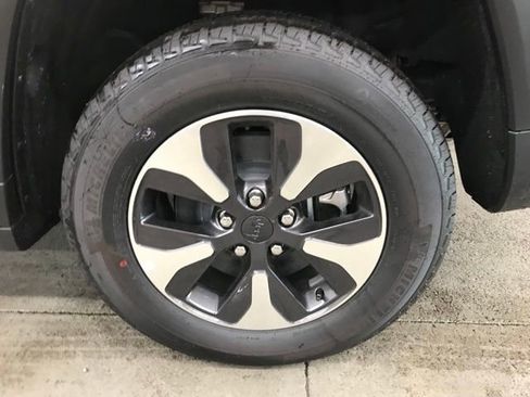 New 2025 Jeep Grand Cherokee Limited 4xe image 39