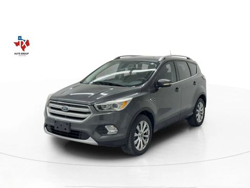 Used 2018 Ford Escape Titanium image 4