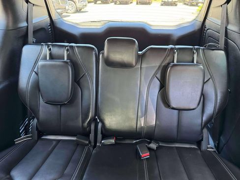 Used 2024 Chrysler Pacifica Limited FWD image 15