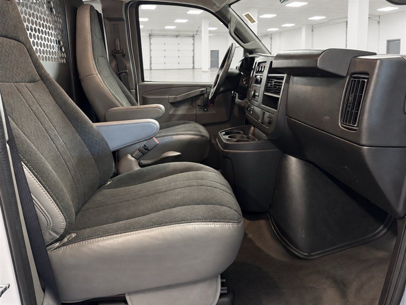 Used 2025 Chevrolet Express 2500 w/ Driver Convenience Package RWD image 24