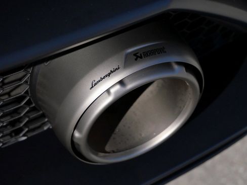 Used 2022 Lamborghini Huracan EVO image 10