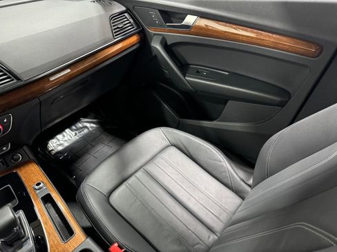 Certified 2023 Audi Q5 2.0T Premium w/ Convenience Package image 18