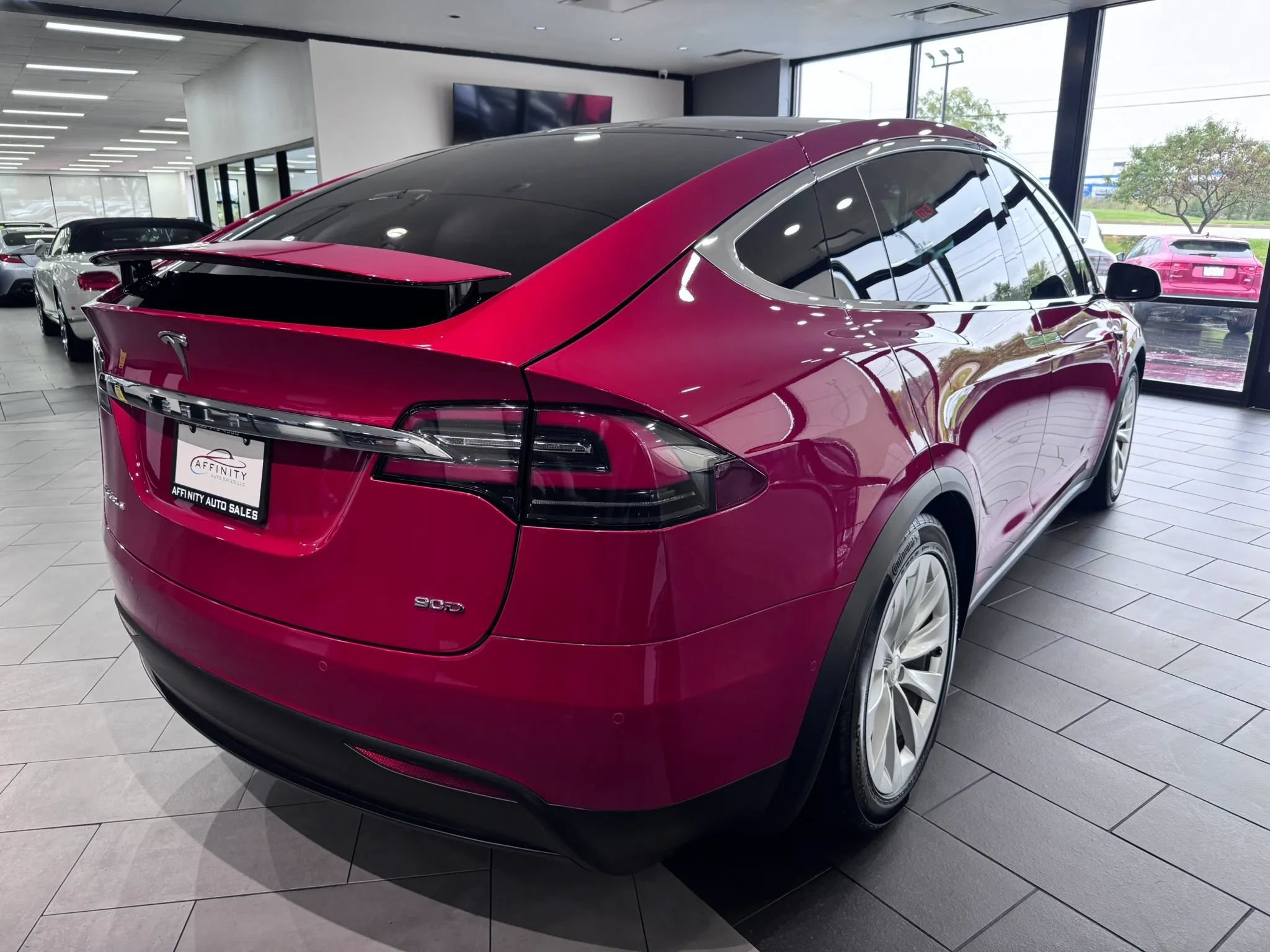 Used 2017 Tesla Model X 90D AWD/4WD image 5