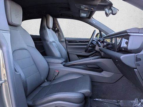 Used 2025 Porsche Macan Electric image 25