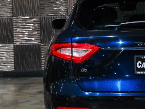 Used 2019 Maserati Levante GranLusso image 43