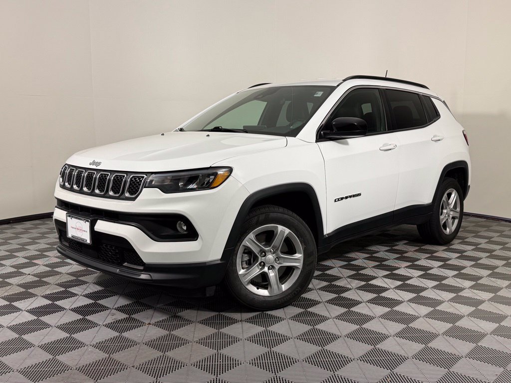 Used 2023 Jeep Compass Latitude AWD/4WD image 1
