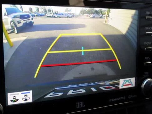 Used 2020 Toyota RAV4 Limited image 27