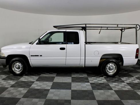 Used 2001 Dodge Ram 1500 Truck ST image 4