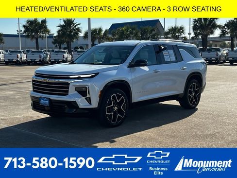 Used 2025 Chevrolet Traverse High Country image 1
