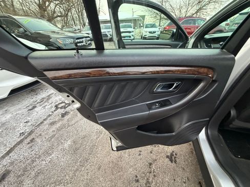 Used 2016 Ford Taurus Limited w/ Driver Assist Package image 10