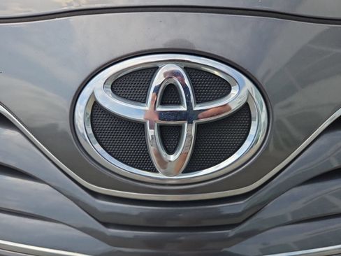 Used 2011 Toyota Camry LE w/ LE Extra-Value Pkg FWD image 5