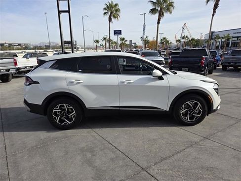 Used 2023 Kia Sportage LX image 7