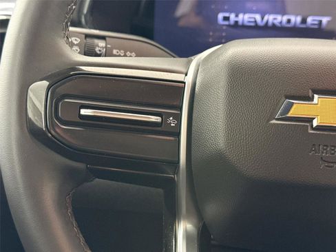 Used 2024 Chevrolet Colorado LT RWD image 17