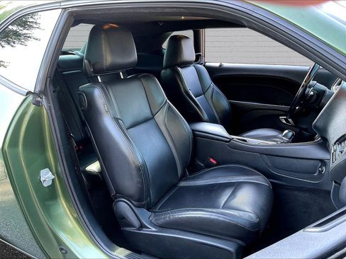 Used 2018 Dodge Challenger GT w/ Driver Convenience Group AWD/4WD image 17