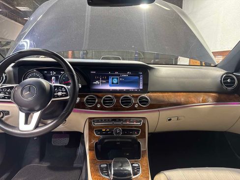 Used 2019 Mercedes-Benz E 300 4MATIC w/ Premium 1 Package image 19