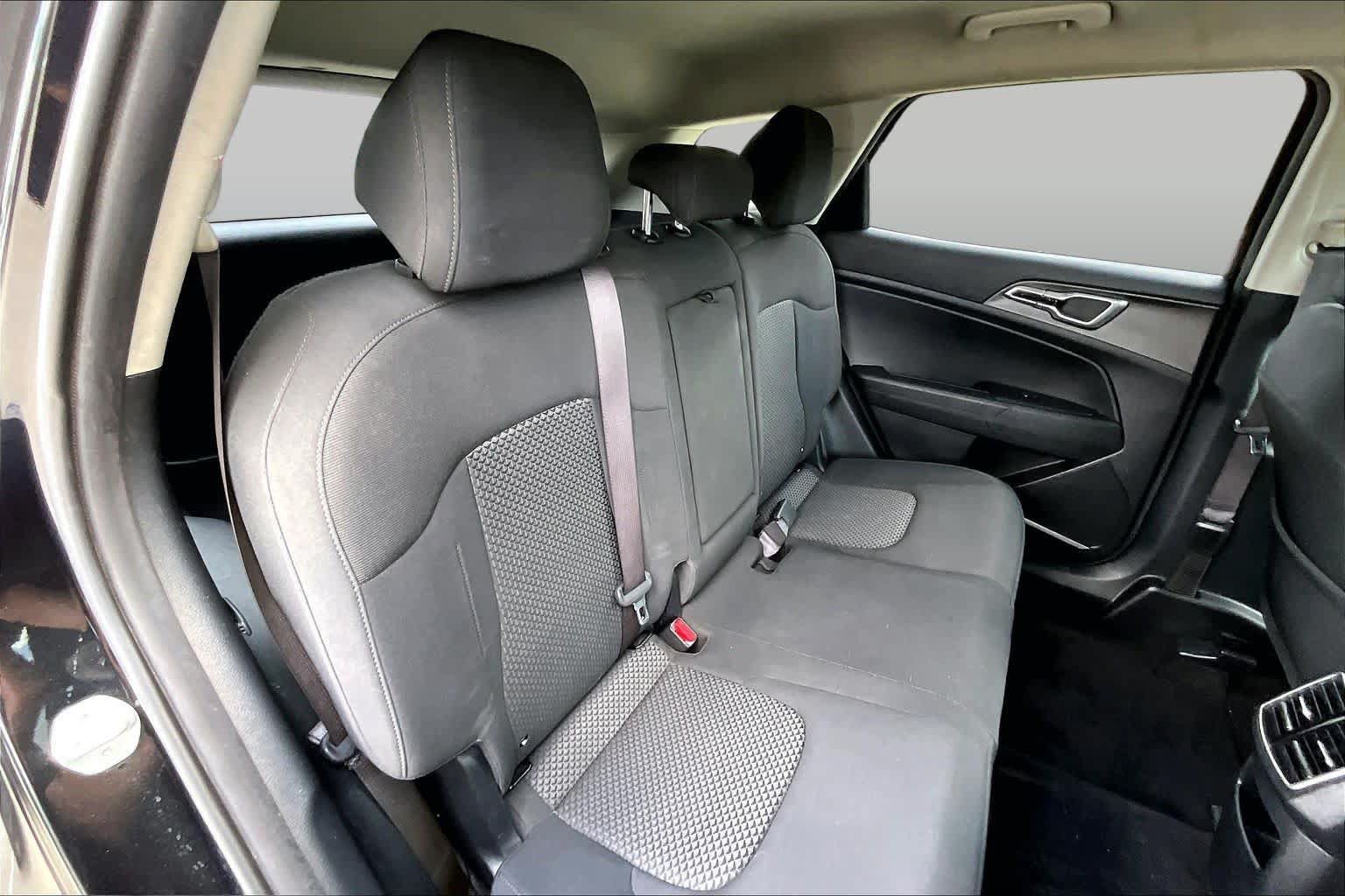 Used 2023 Kia Sportage LX AWD/4WD image 19