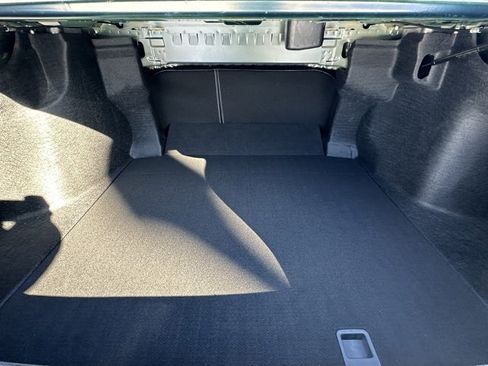 Used 2018 Toyota Camry SE image 9