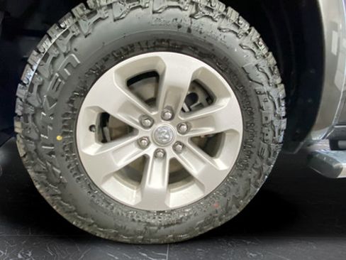 Used 2020 RAM 1500 Laramie AWD/4WD image 34