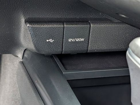 Used 2020 Toyota Camry SE w/ Convenience Package image 16