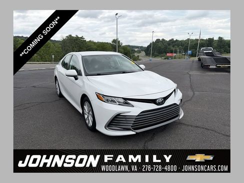 Used 2024 Toyota Camry LE FWD image 1