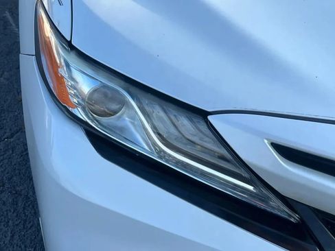 Used 2020 Toyota Camry XSE FWD image 32