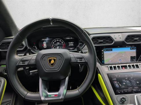 Used 2022 Lamborghini Urus AWD/4WD image 18