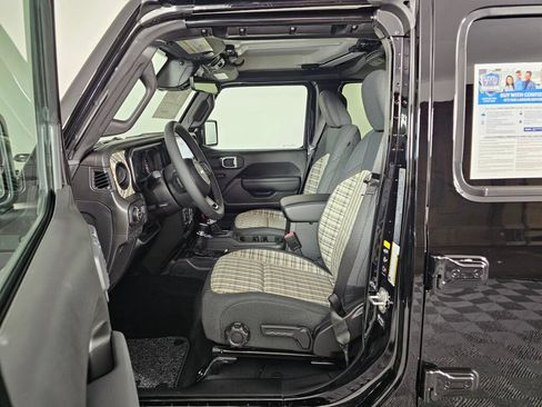 New 2026 Jeep Gladiator Sport AWD/4WD image 18