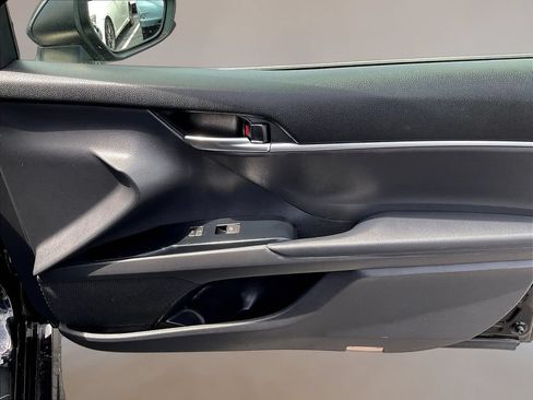 Used 2019 Toyota Camry SE FWD image 26