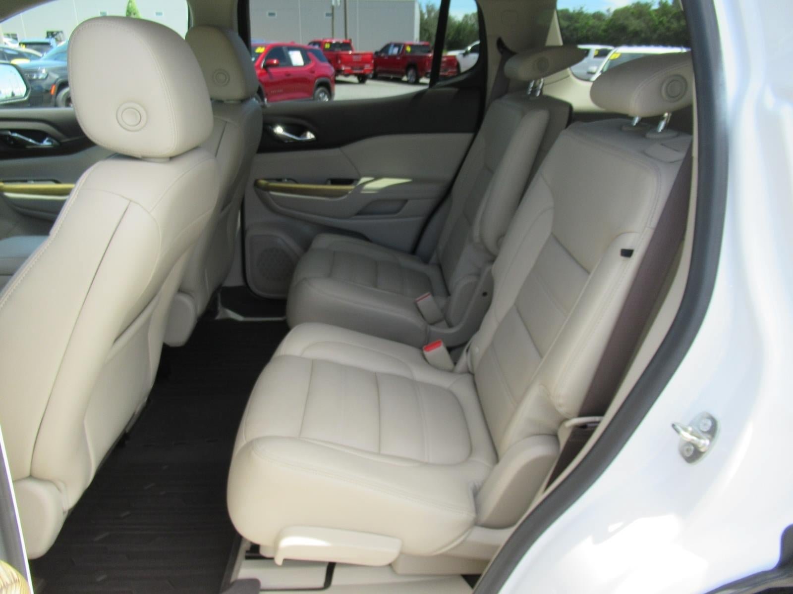 Used 2019 GMC Acadia Denali w/ Technology Package FWD image 37