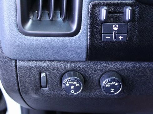 Used 2022 Chevrolet Colorado Z71 w/ Safety Package image 11