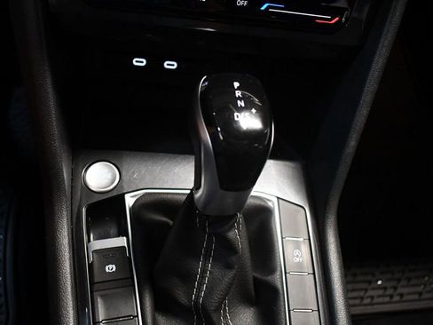 Used 2022 Volkswagen Tiguan SE R-Line image 61