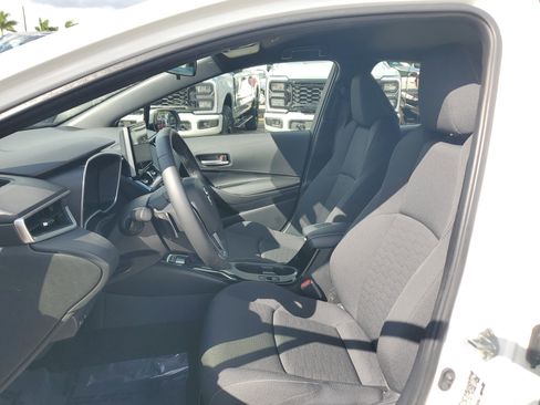 Used 2025 Toyota Corolla SE image 9