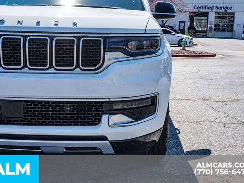 Used 2024 Jeep Wagoneer Series II w/ Flexible Seating Group image 18