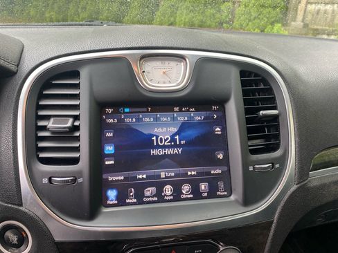 Used 2016 Chrysler 300 C AWD/4WD image 14