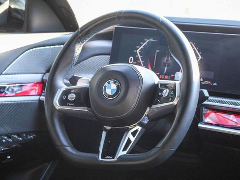 Used 2023 BMW 760i xDrive w/ Luxury Rear Seating Package image 15