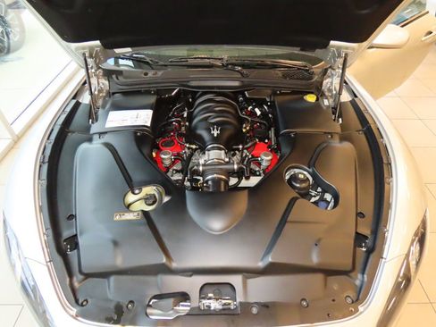 Used 2014 Maserati GranTurismo Sport image 6