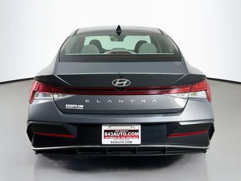 Used 2025 Hyundai Elantra SEL FWD image 6