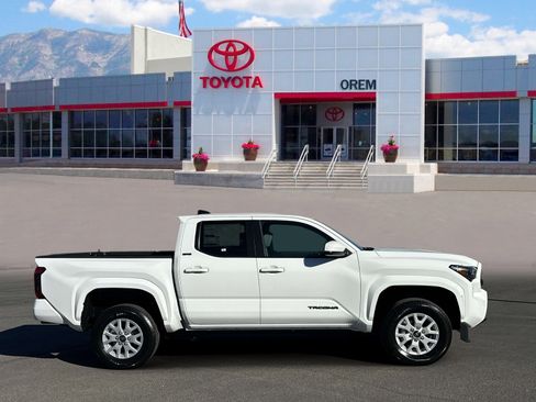 New 2026 Toyota Tacoma SR5 AWD/4WD image 3