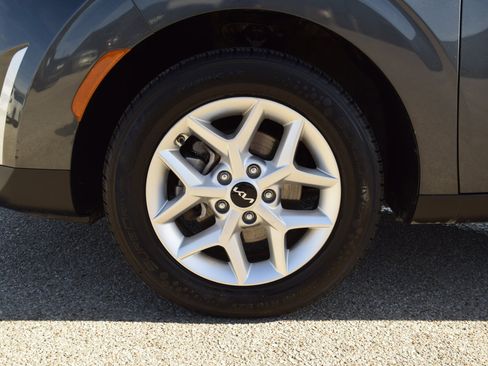 Used 2024 Kia Soul LX w/ Option Group 015 image 25