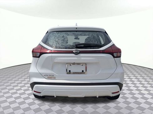 Used 2024 Nissan Kicks S FWD image 4