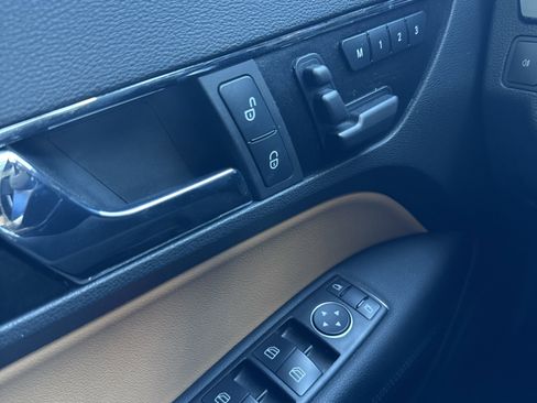 Used 2012 Mercedes-Benz E 350 E 350 image 38