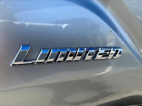 Used 2025 Toyota Tacoma Limited image 10