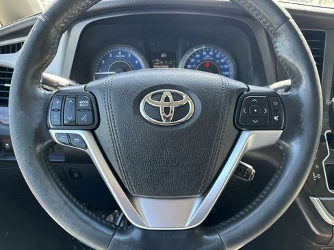 Used 2015 Toyota Sienna Limited AWD/4WD image 12