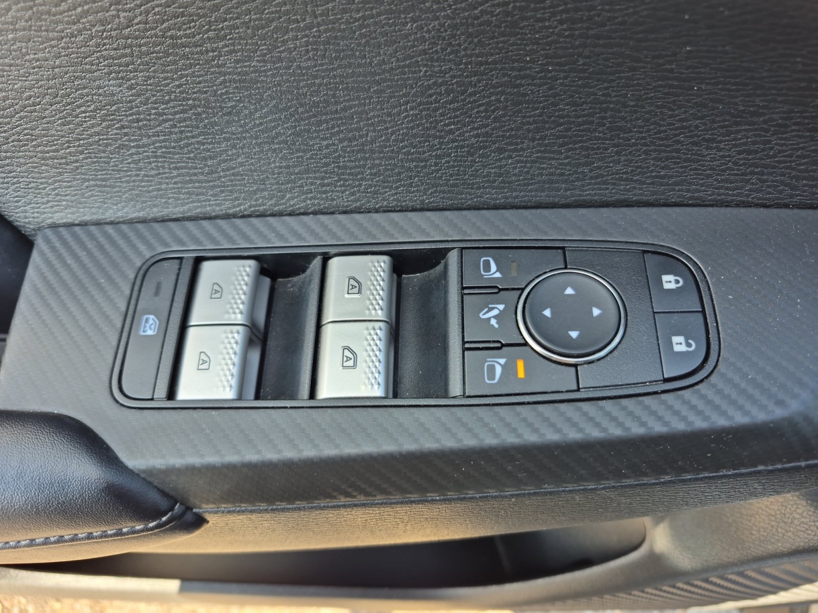 Used 2025 Mitsubishi Outlander SE AWD/4WD image 15