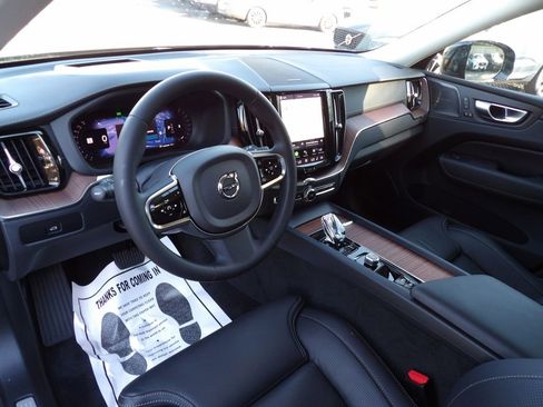 Certified 2023 Volvo XC60 B5 Ultimate w/ Climate Package AWD/4WD image 16