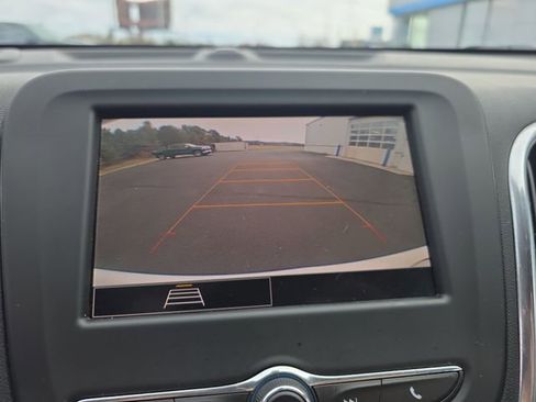 Used 2024 Chevrolet Equinox LT image 19